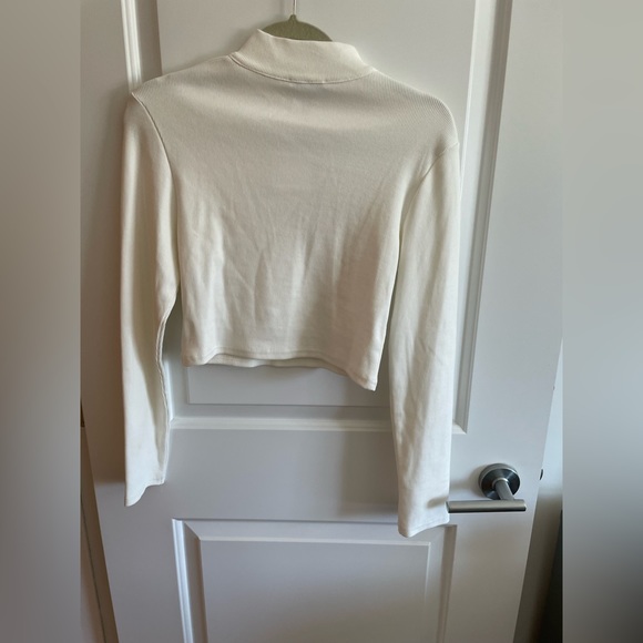 Zara long sleeve cropped shirt with front zip - Picture 3 of 3